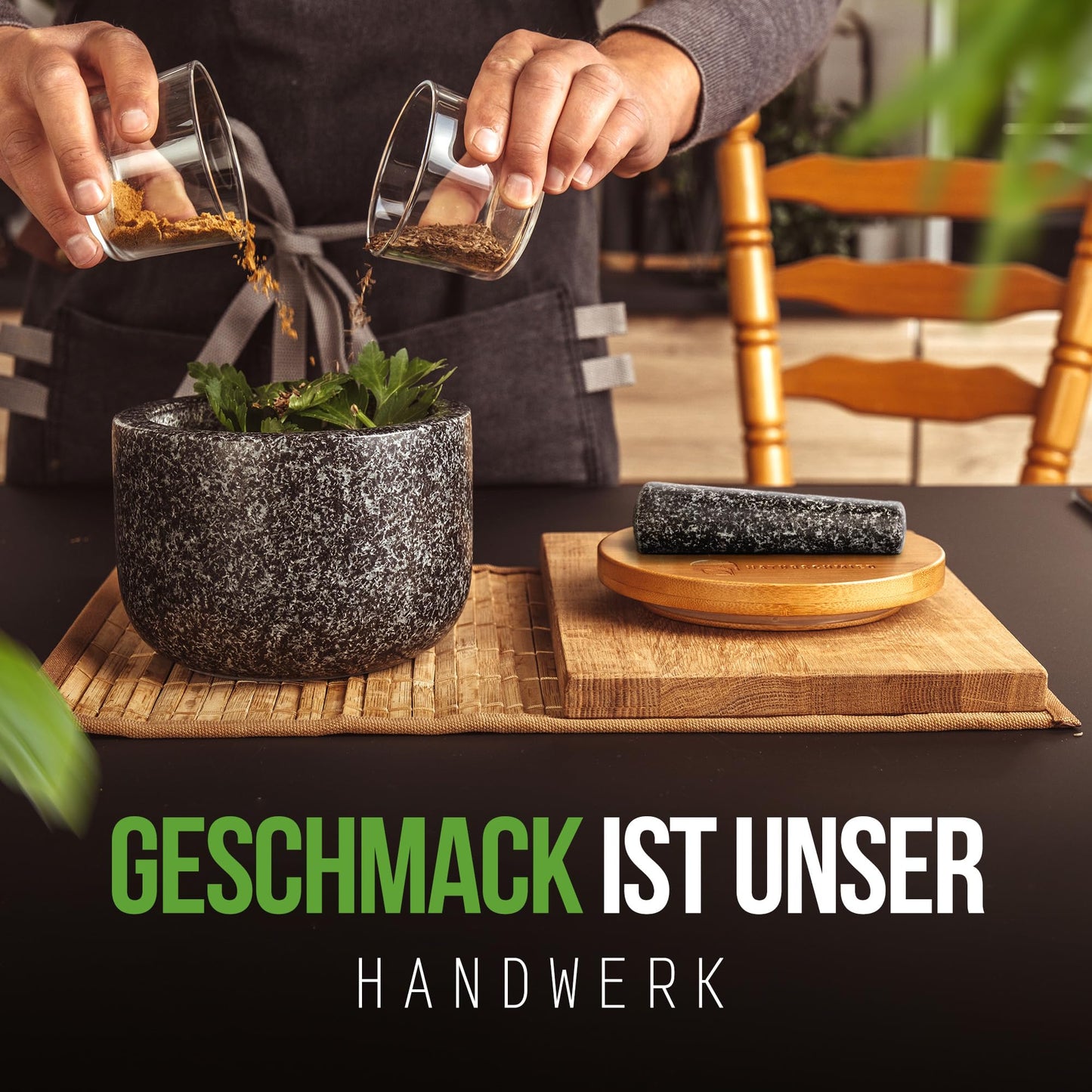 NATURSCHMIED Mörser mit Stößel & Deckel - AirProof 2.0 Verschluss + SolidStand Pad | 750 ml - Hellgrauer Premium Granit Mörser - Gewürze und Kräuter mörsern - ohne Abrieb