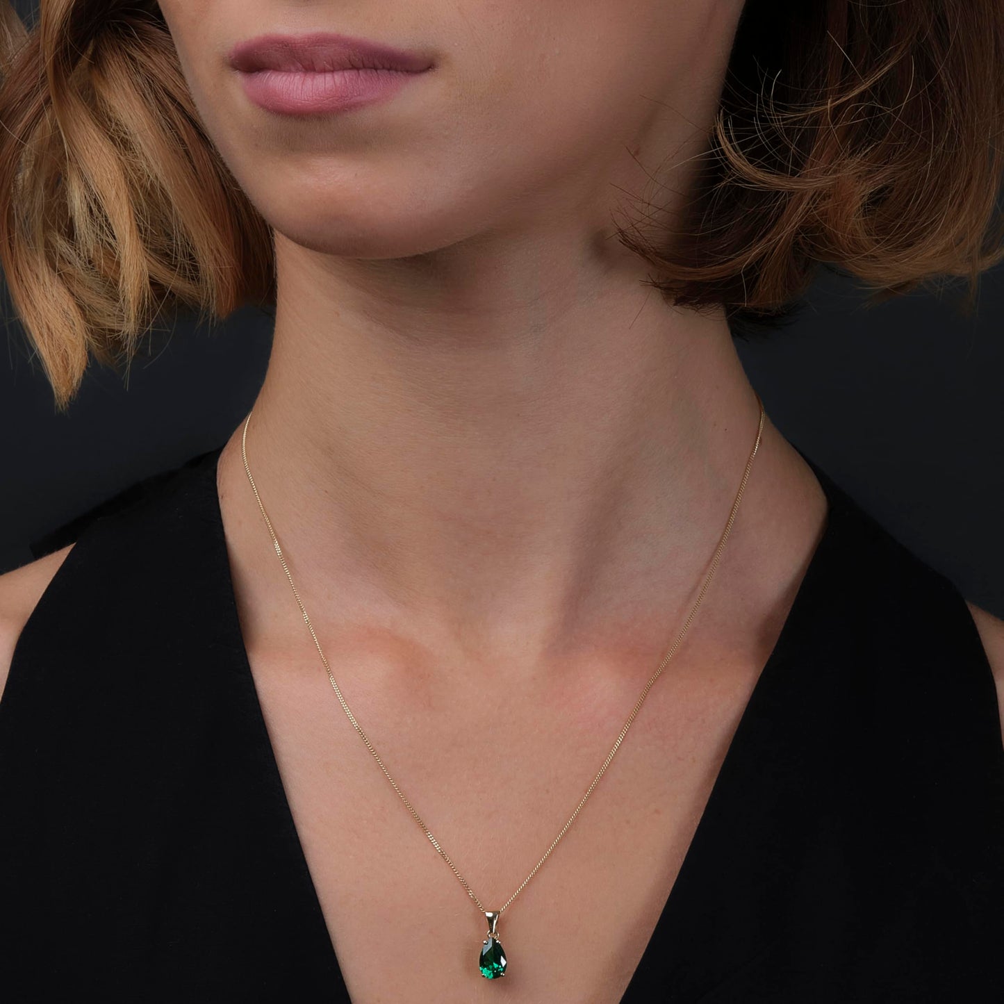 MIORE Damen Halskette | Tropfen Design | echtes 9 Karat (375) Gelbgold | Labor Rubin -Saphir -Smaragd | Gold Kette, Panzerkette | Länge 45 cm | handgemachter Damen Schmuck aus Spanien