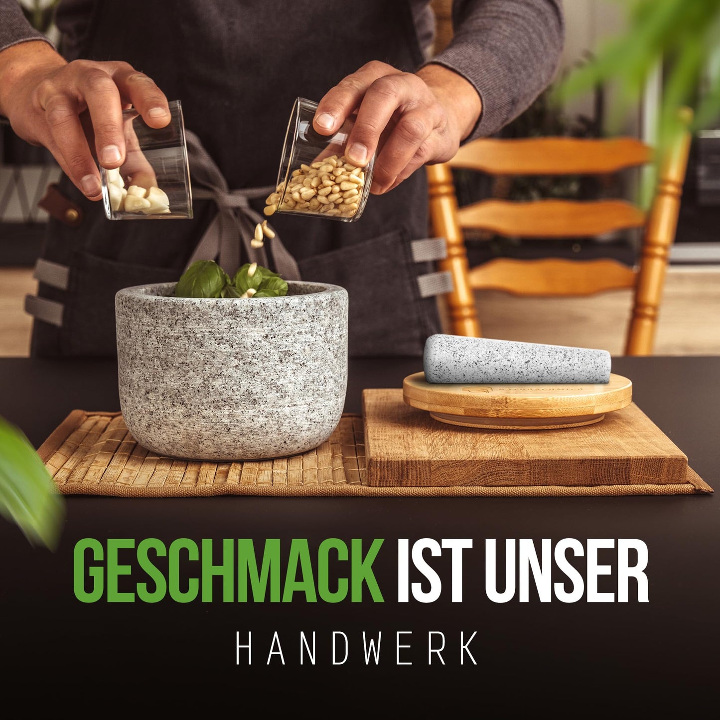 NATURSCHMIED Mörser mit Stößel & Deckel - AirProof 2.0 Verschluss + SolidStand Pad | 750 ml - Hellgrauer Premium Granit Mörser - Gewürze und Kräuter mörsern - ohne Abrieb
